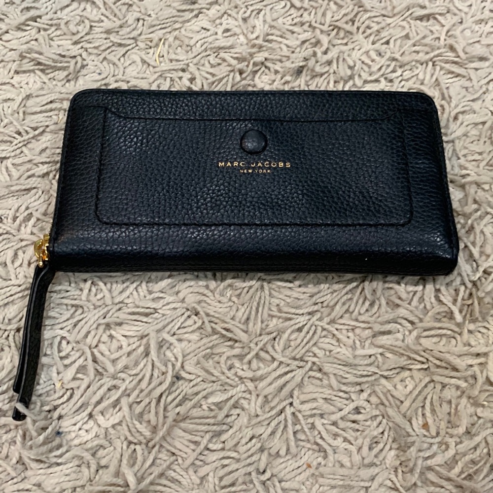 Marc Jacobs long zippy wallet